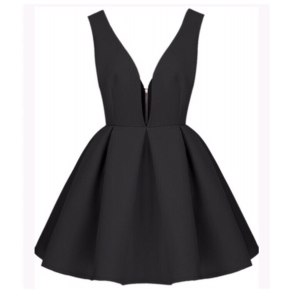 Backless Midriff Flare Black Dress - Picture 1 of 8